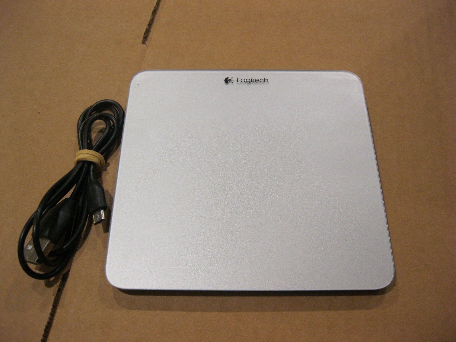 Logitech Bluetooth Rechargeable Touchpad Wireless Touchpad T651 - 