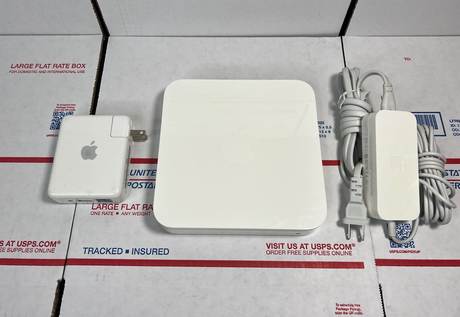 Apple AirPort Extreme Base Station A1301 802.11n Wi-Fi  + Apple A1084 - SAME DAY