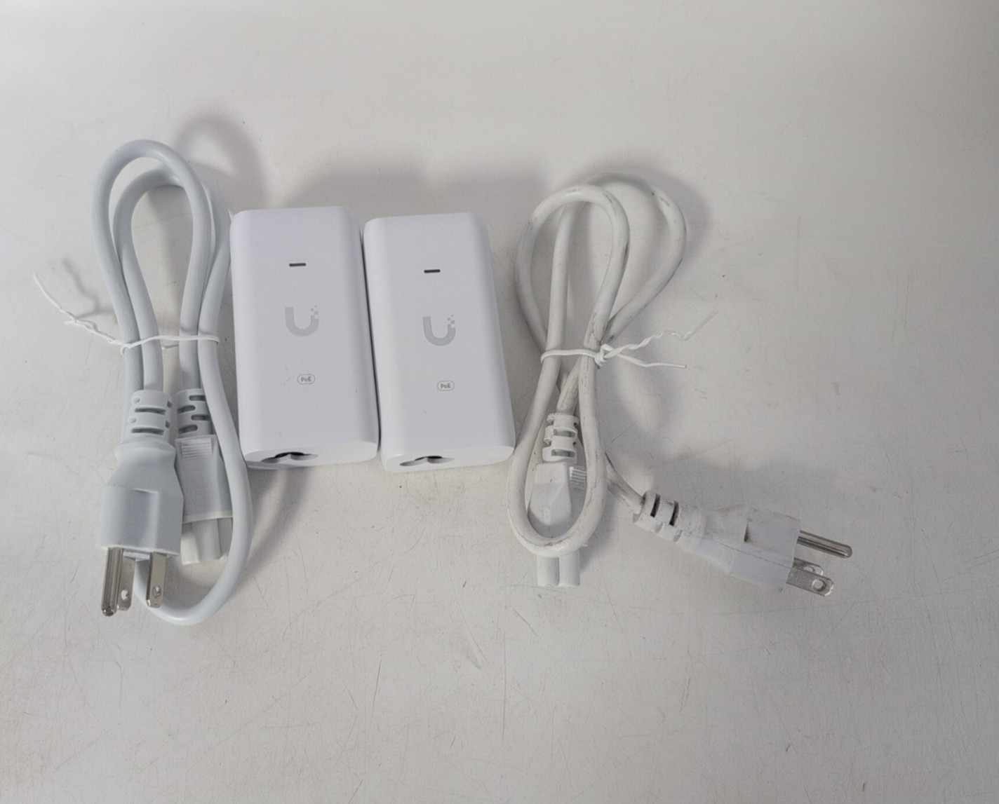 LOT OF 2 UBIQUITI UPOE AF  GP-V480-032G