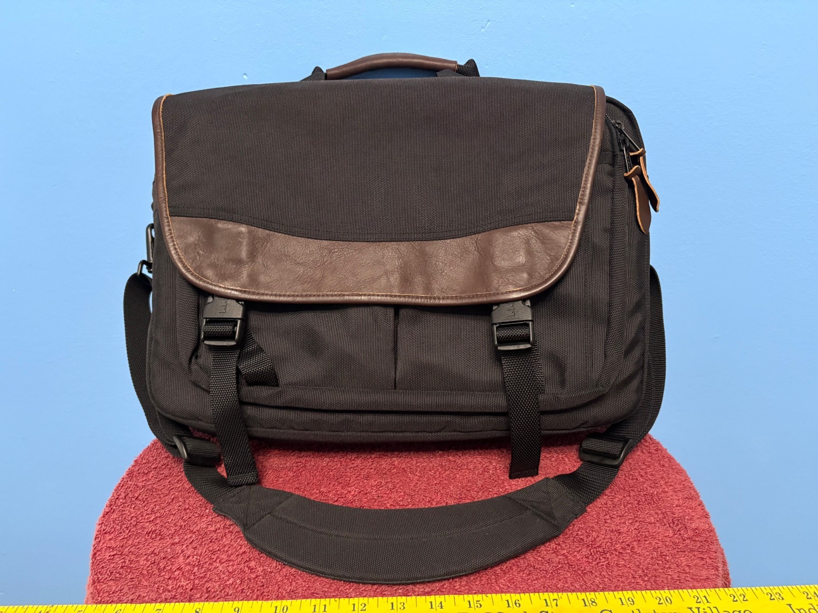 LL Bean Traveler Black Laptop Travel Briefcase Messenger Bag