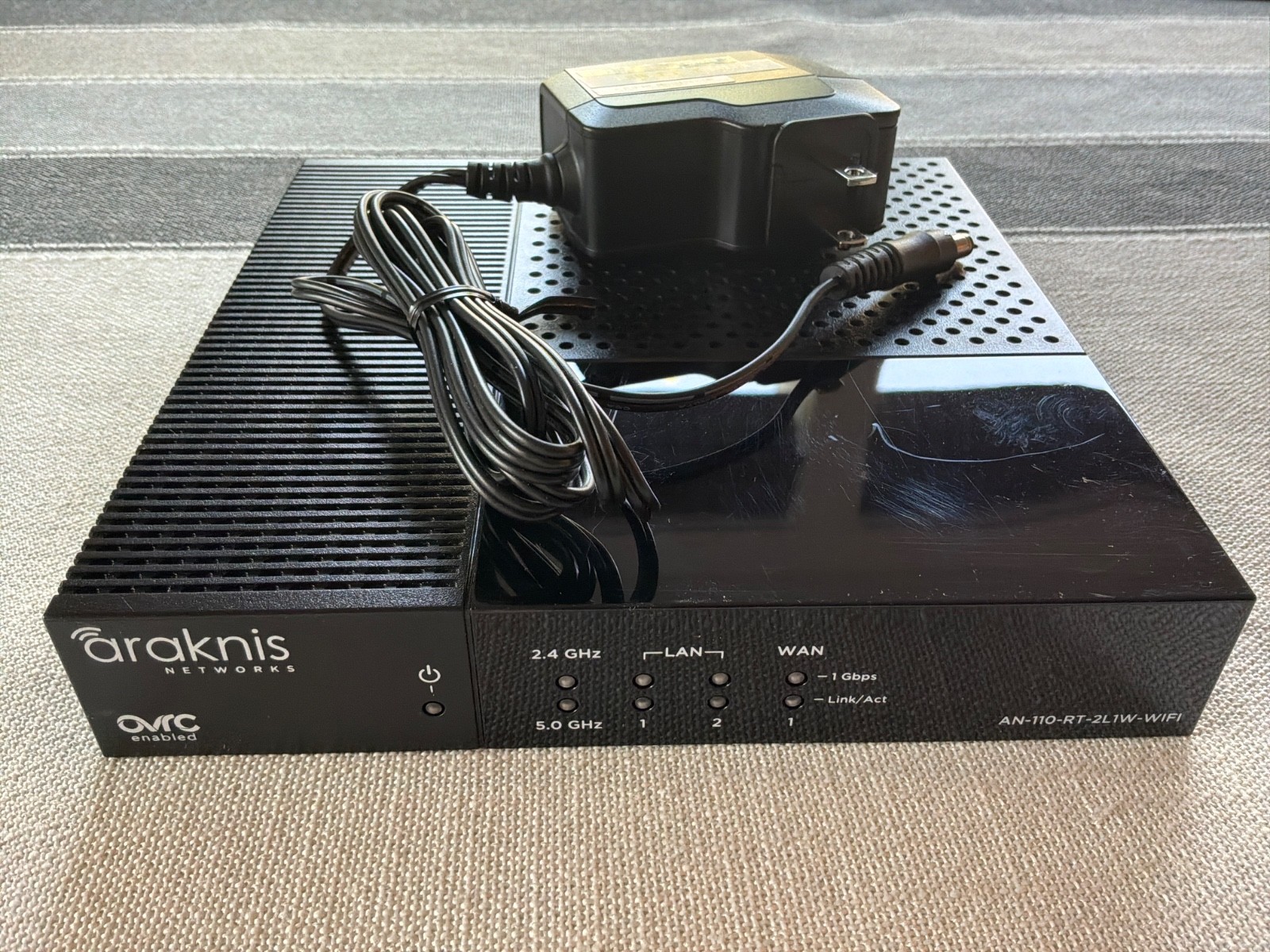 AN-110-RT-2L1W-WIFI Gigabit Routerl for Control4 By Araknis 