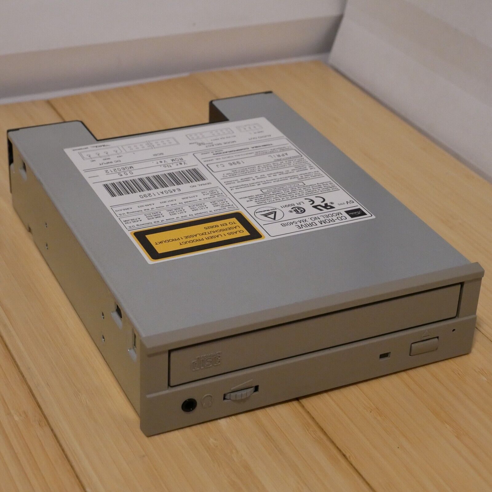 NOS Toshiba XM-5401B 5.25 in. SCSI 4x CD-ROM Drive - Tested & Working