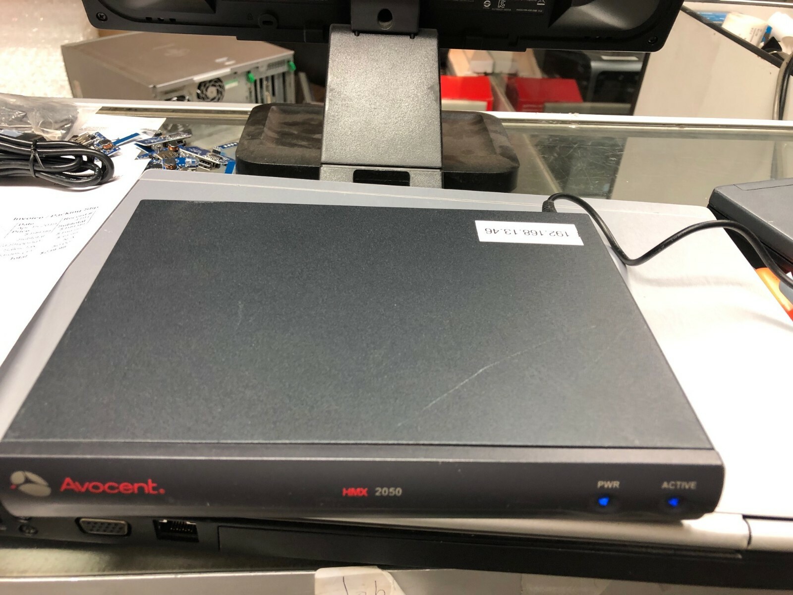 Avocent HMX 2050 Series User Station High Performance KVM System w/ power supply