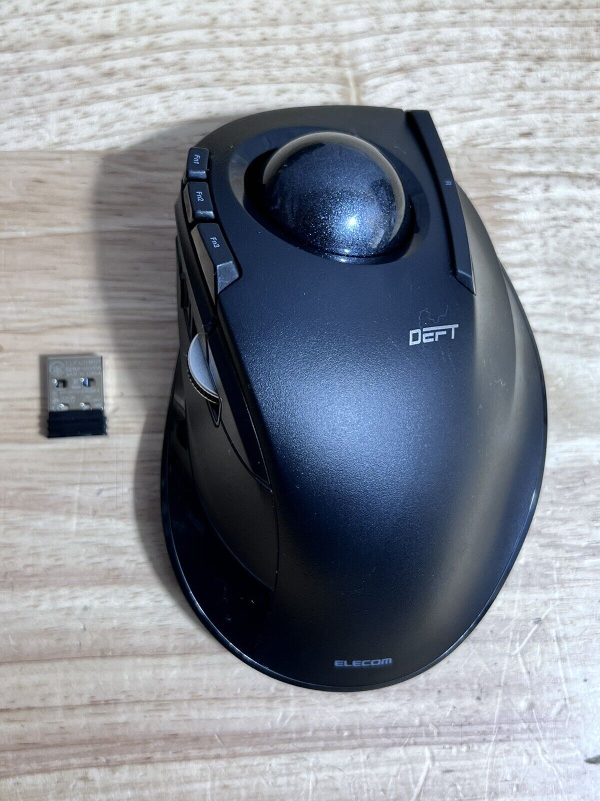 Elecom Deft M-DT2DR Black Gaming Wireless Trackball Mouse With Receiver Tested
