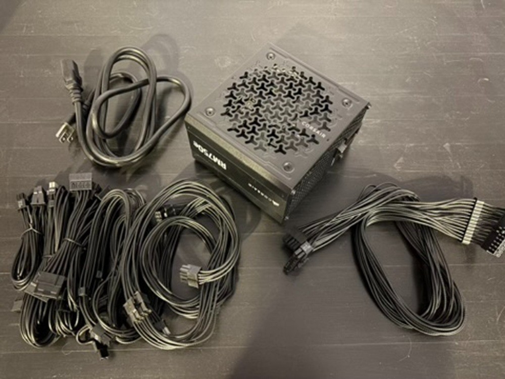 Corsair RM750e (2023) Fully Modular Low-Noise Power Supply - Cable included