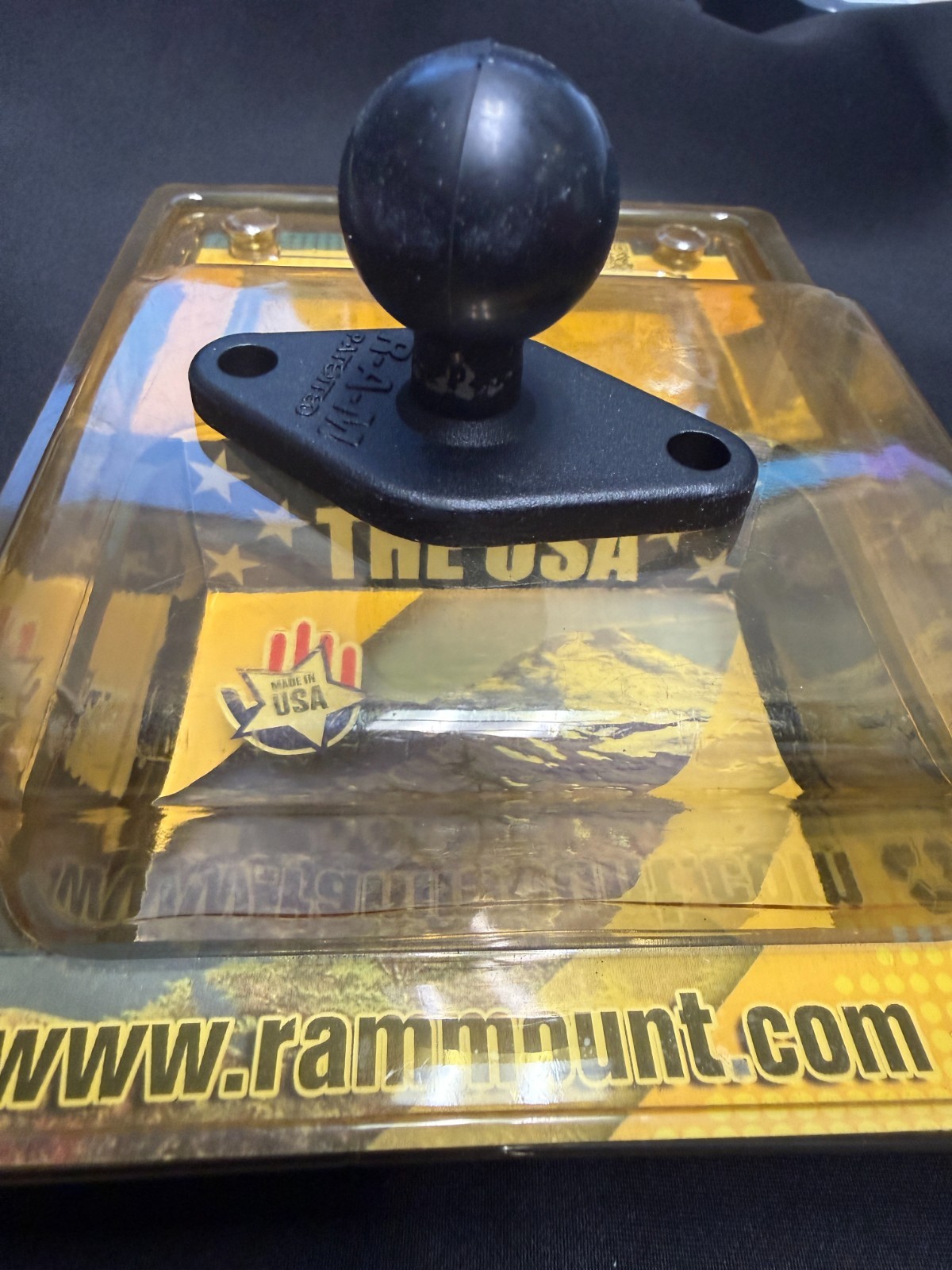New RAM-B-238U Ram 2 7/q6" X 1 5/16" Base W/Ball