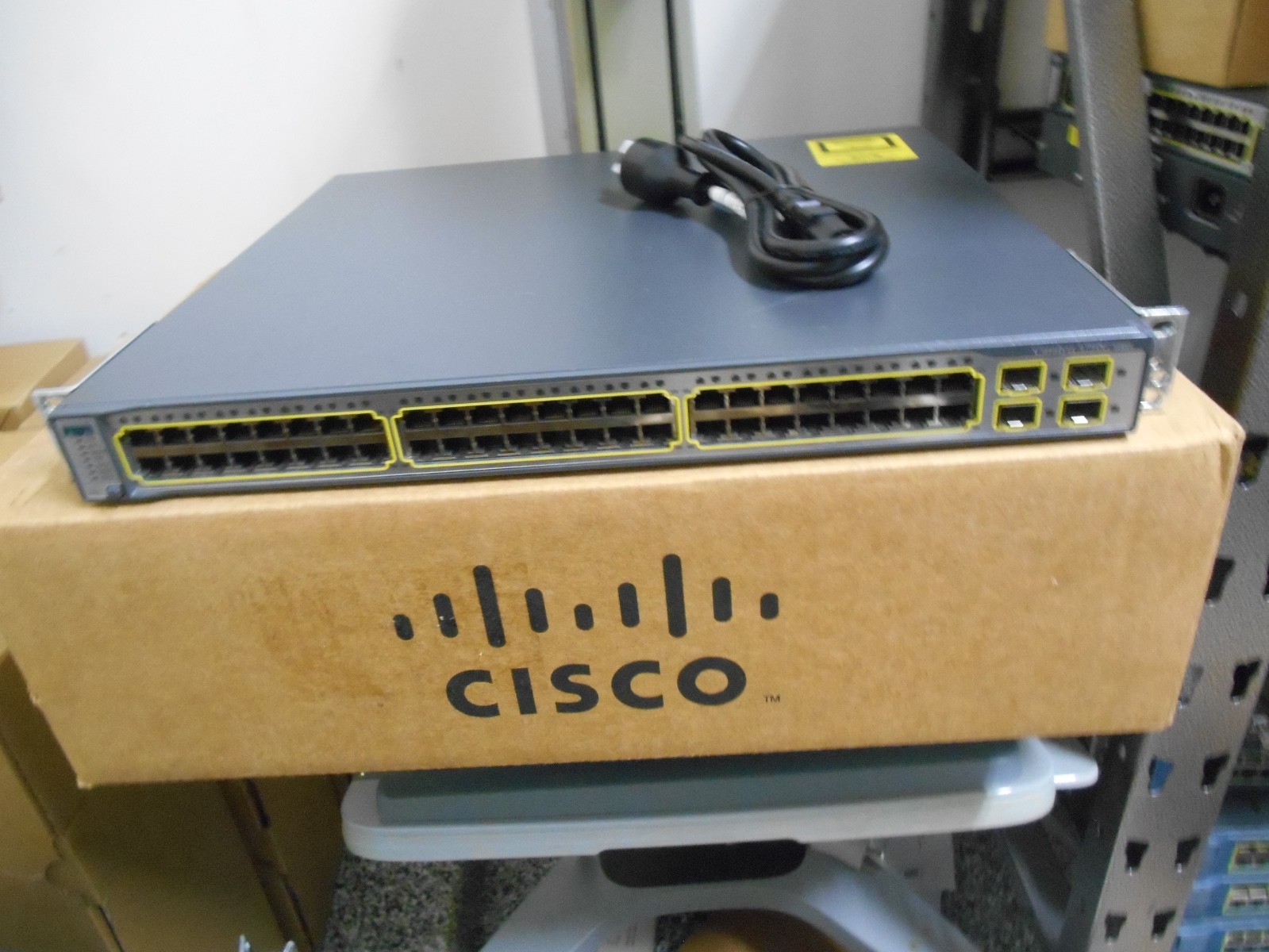 Cisco WS-C3750G-48TS-S 48 GE Ports & 4 x SFP Gigabit Switch