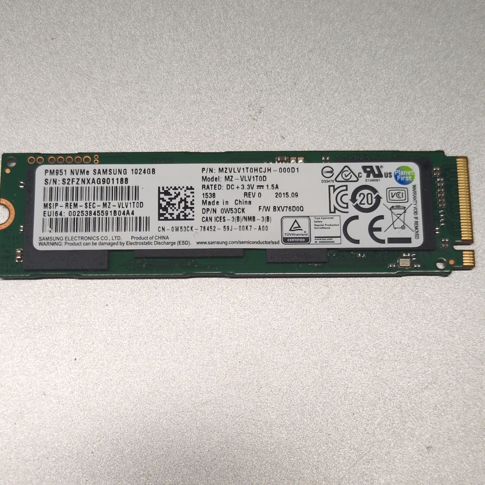 Samsung PM951 NVMe 1TB M.2 2280 Internal SSD MZ-VLV1T0D MZVLV1T0HCJH-000D1