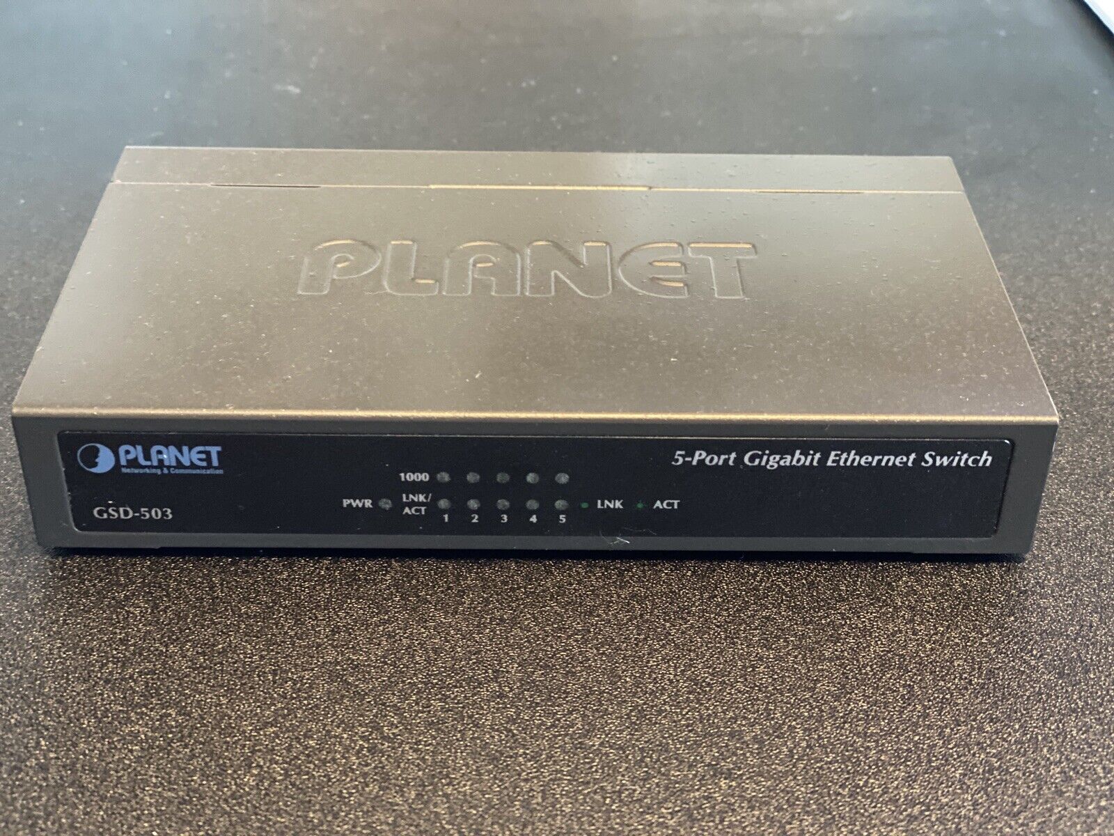 Planet Networking 5 Port Gigabit Ethernet Switch GSD-503