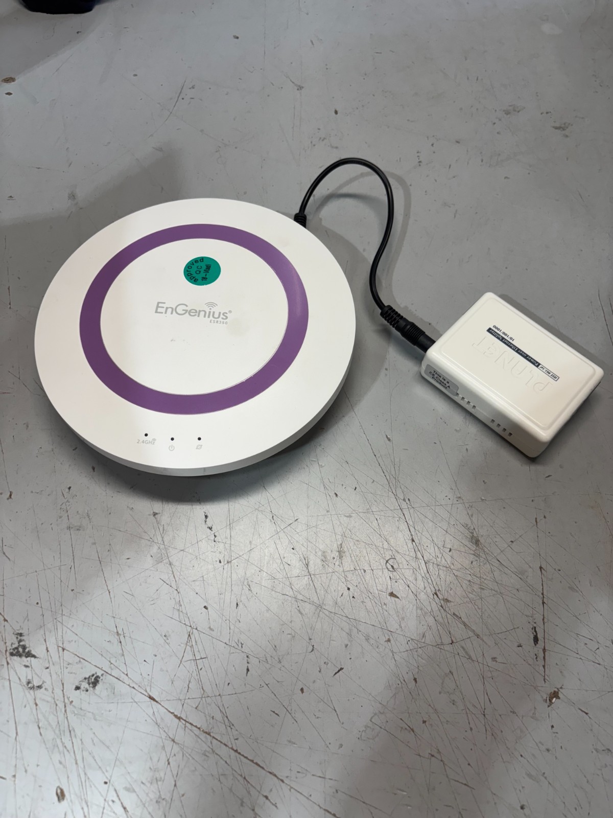 EnGenius OEM ESR350 2.4GHz Wireless 1x/4x Gigabit Cloud Router with USB Port