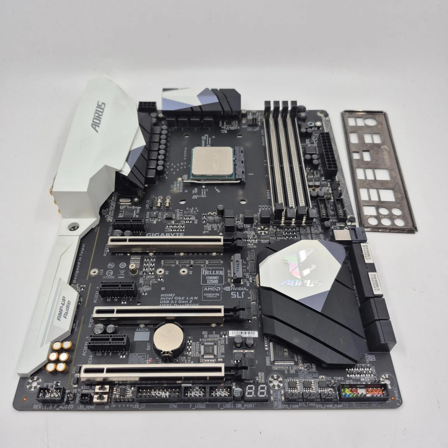 Gigabyte Aorus GA-AX370-Gaming5 AM4 AMD Ryzen 7 1700 8 Core 3.00GHz ATX