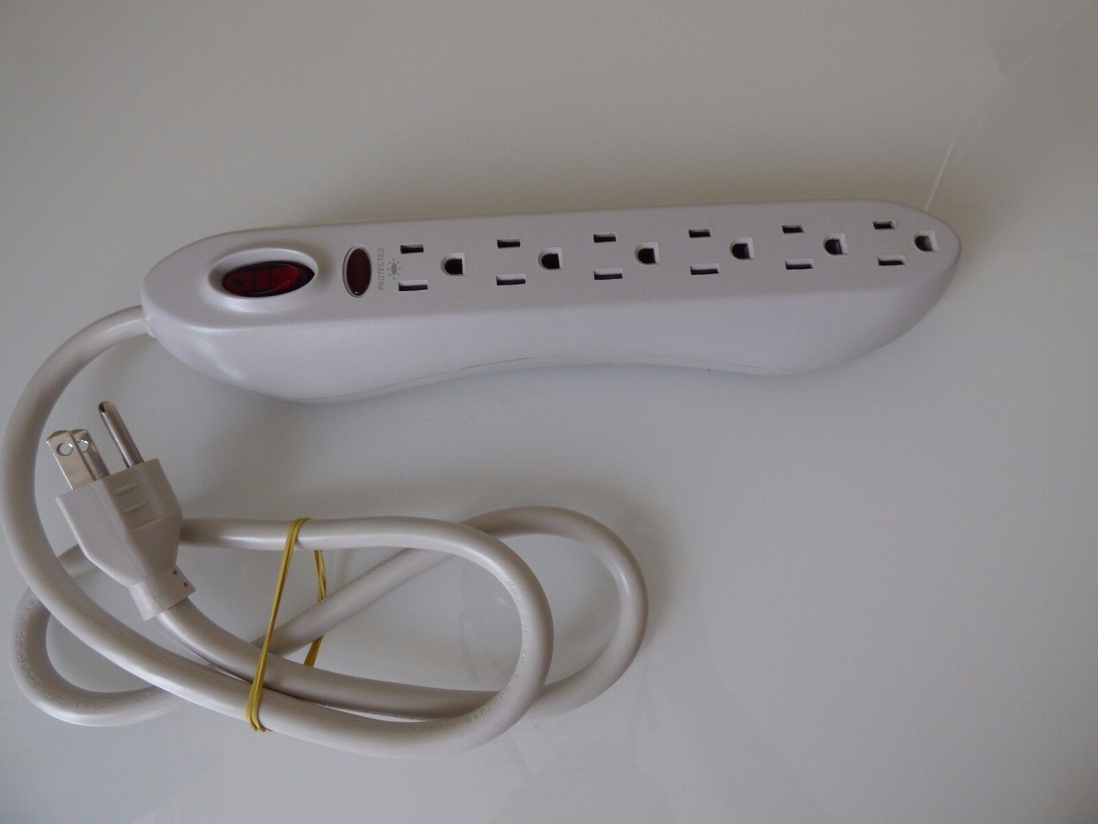 GE SurgePro Electronics Surge Protector 6 Standard Outlets (55206) 3Ft. White