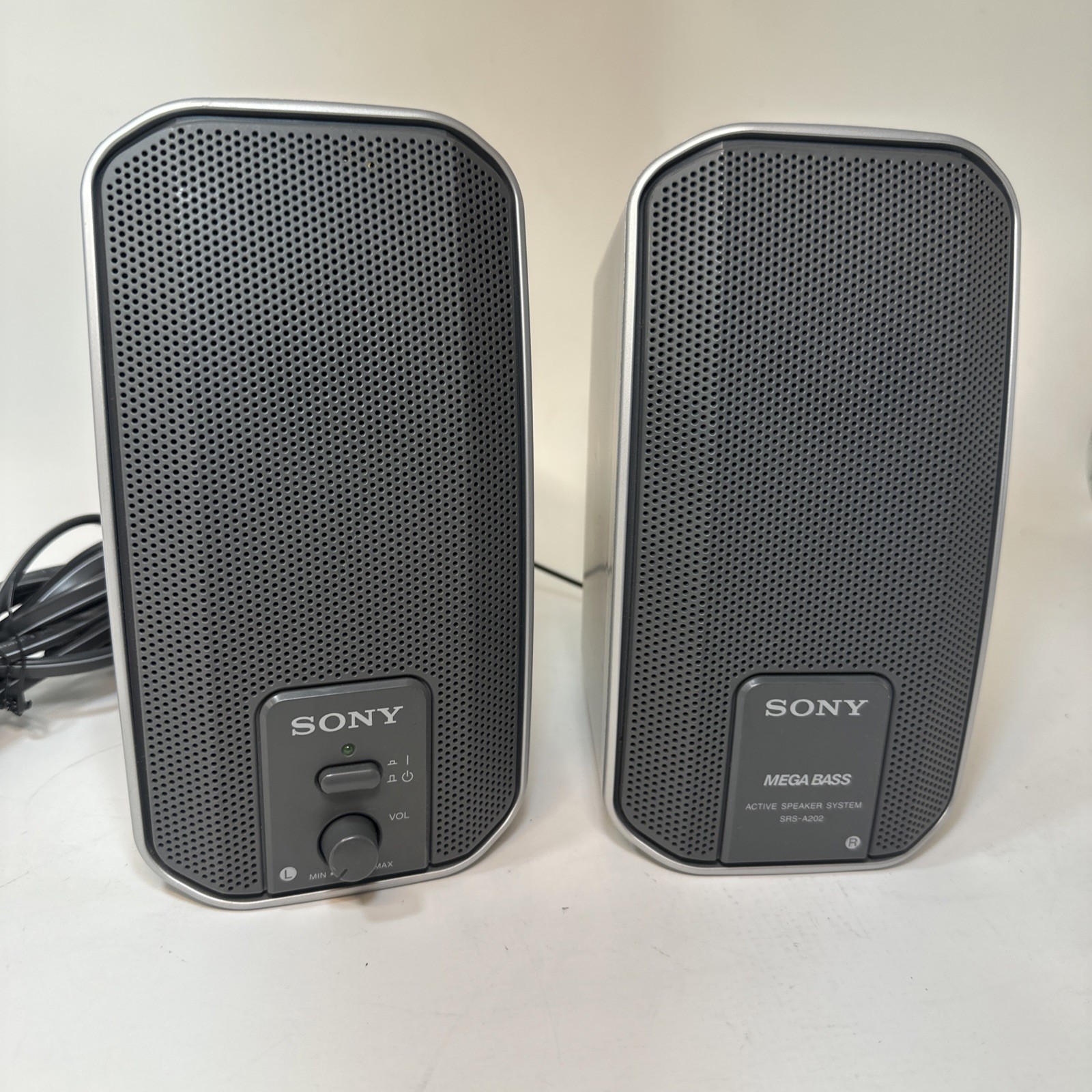Sony SRS-A202 Desktop Speakers Bass Reflex 10 w 4 Ohm Powered Portable Mega Bass
