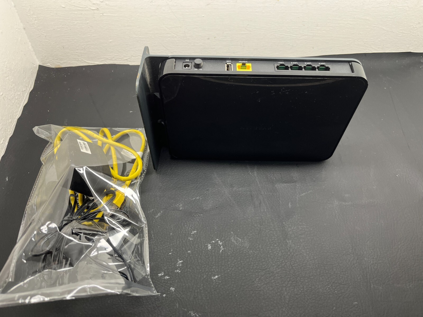 Netgear N750 Wireless Dual Band Gigabit Router Model WNDR4300V2