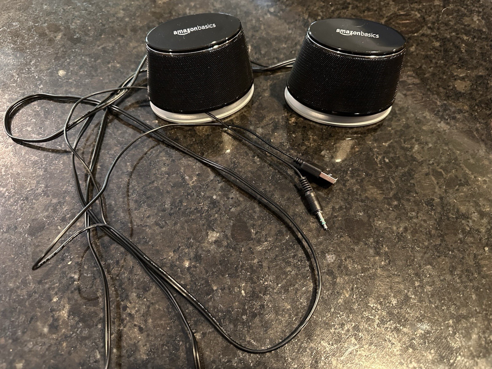 Amazon Basics Stereo 2.0 Speakers for PC or Laptop, 3.5mm Aux Input Tested