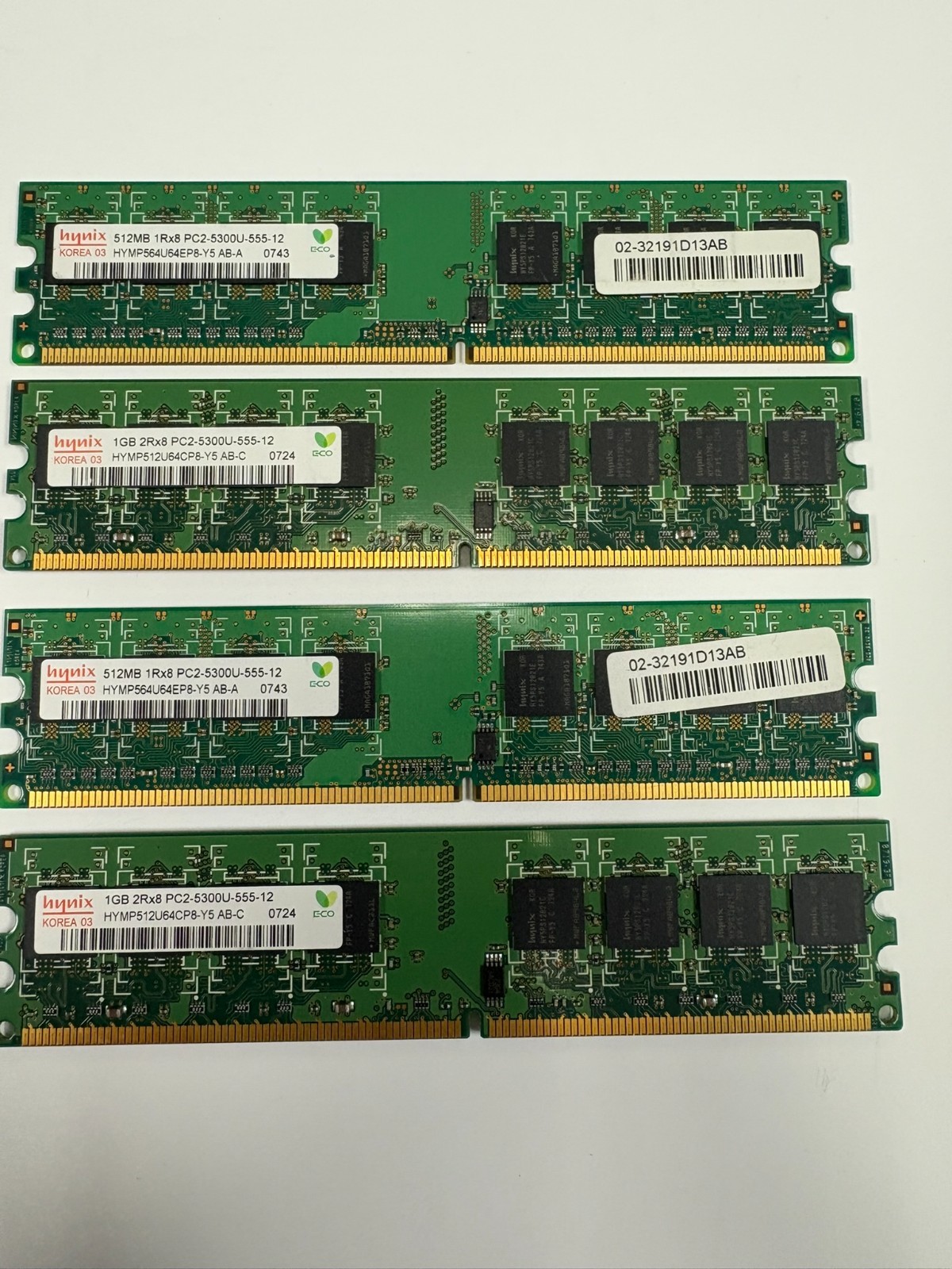 Lot 4x Hynix DDR2 PC2-5300U (2×1GB + 2×512MB) HYMP512U64CP8 / HYMP564U64EP8