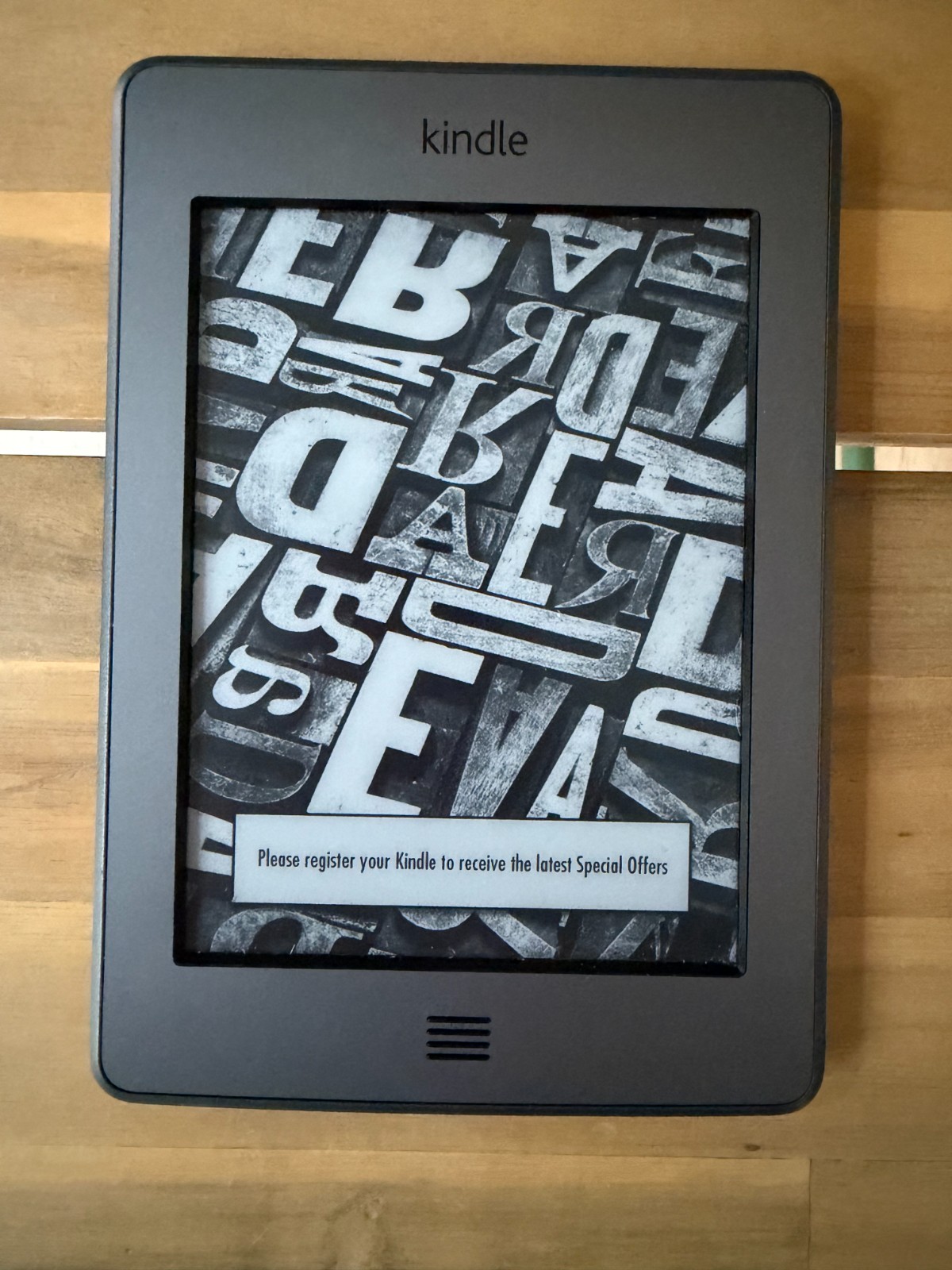 Amazon Kindle Touch (4th Generation) 4GB, Wi-Fi, 6in - Silver