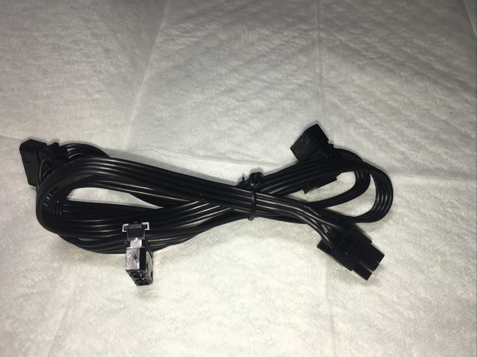 COMPUTER CABLE CONNECTOR.