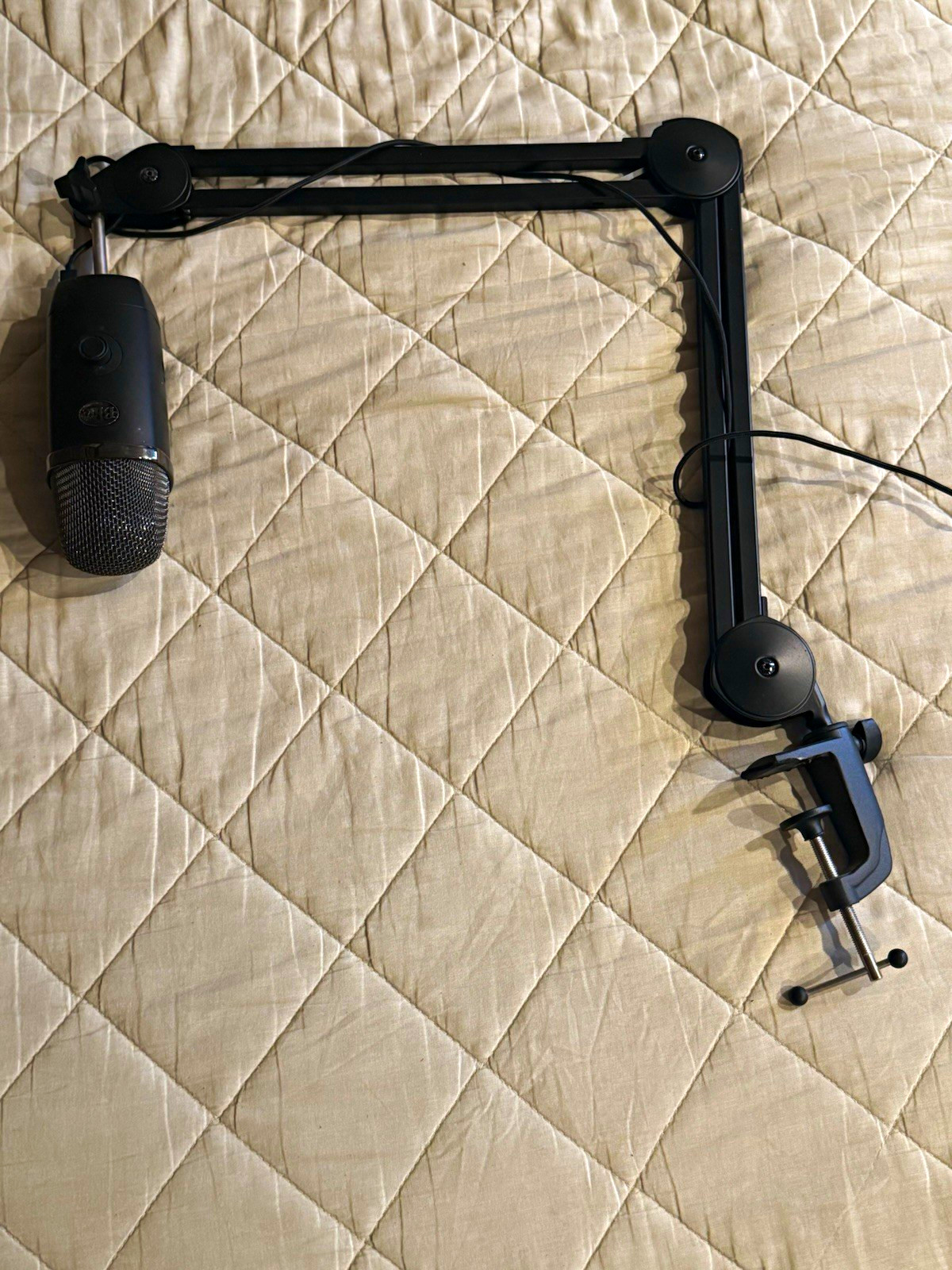Blue Yeti X USB Microphone Black w/ Boom Arm Desk Clamp, Mute Button