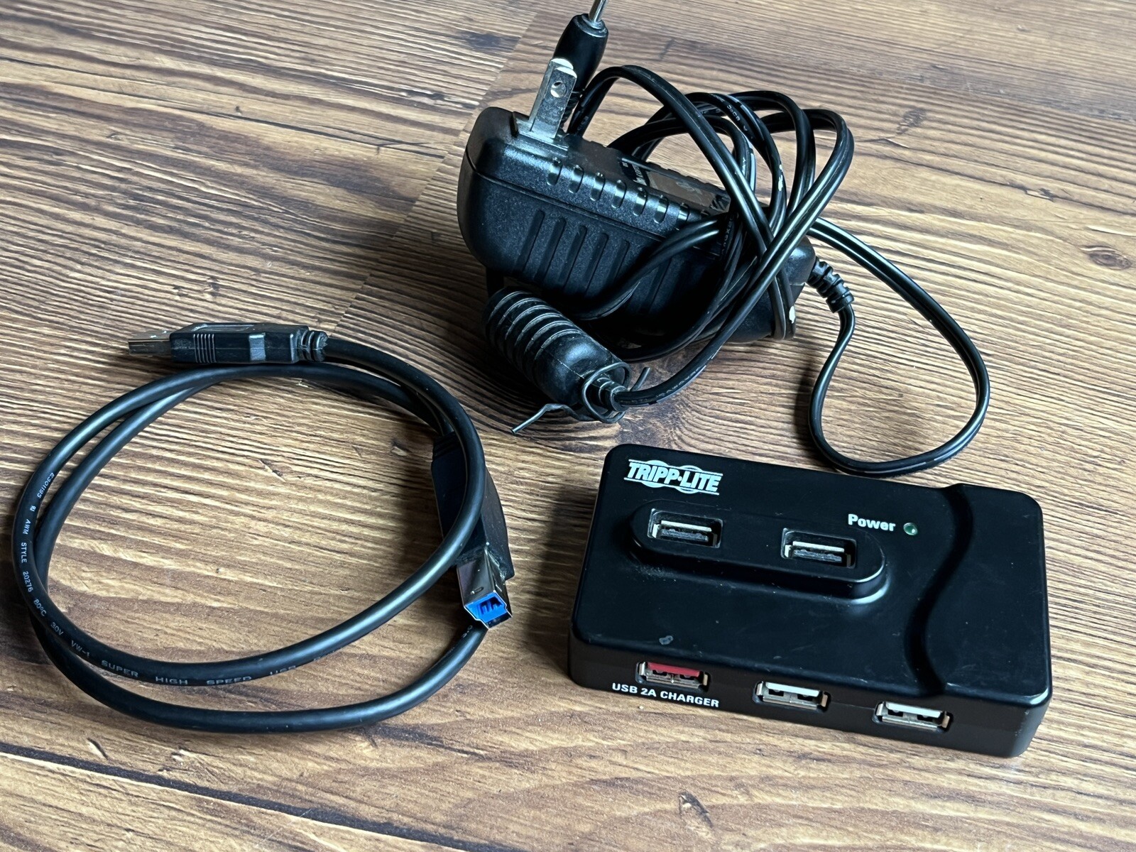 Tripp Lite U360-412 USB 3.0 SUPERSPEED Charging Hub 2X USB 3.0  4X USB 2.0