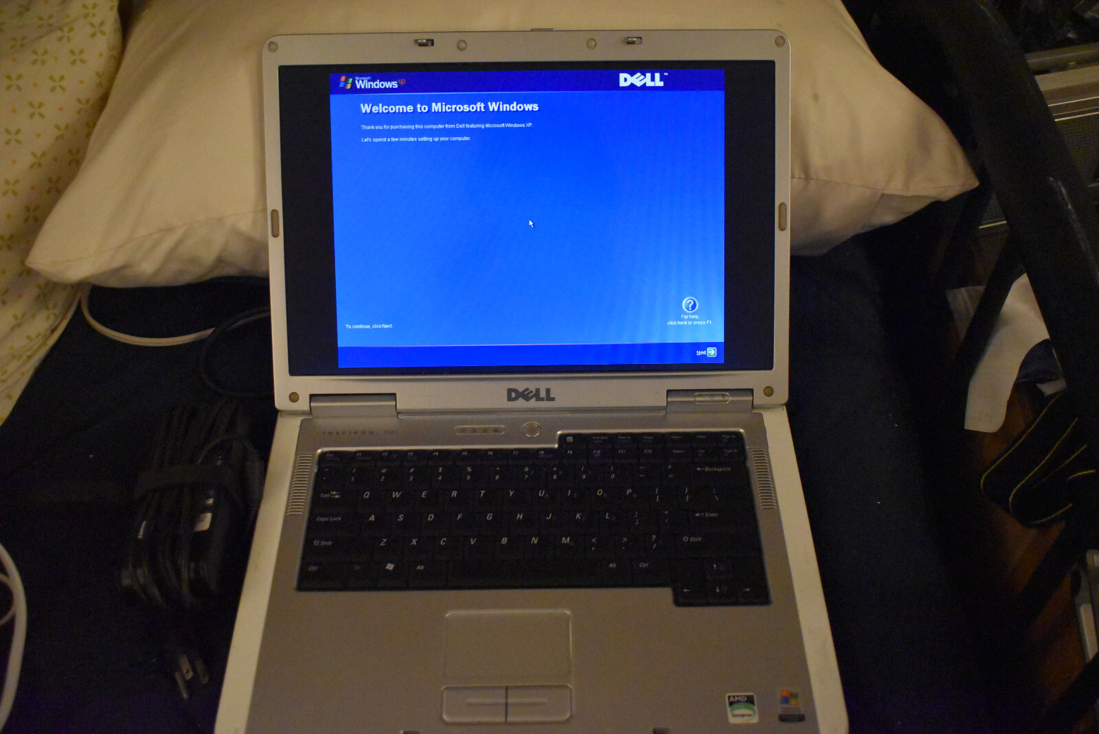 Dell Inspiron 1501 Laptop Mobile AMD Sempron 3500+ 1GB Ram 60GB HDD Windows XP