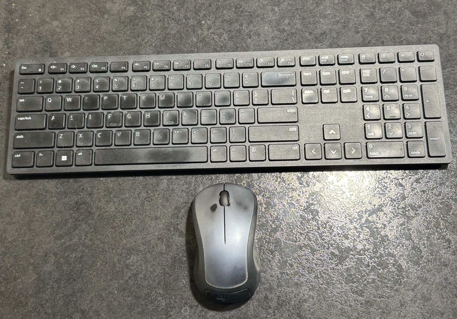 Genuine DELL Wireless Keyboard & Logitech Portable Mouse Package