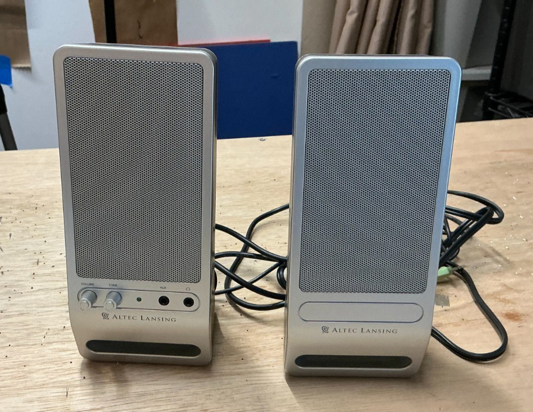 Altec Lansing VS2320 Powered Audio System Speakers **Tested**Free U.S Shipping**