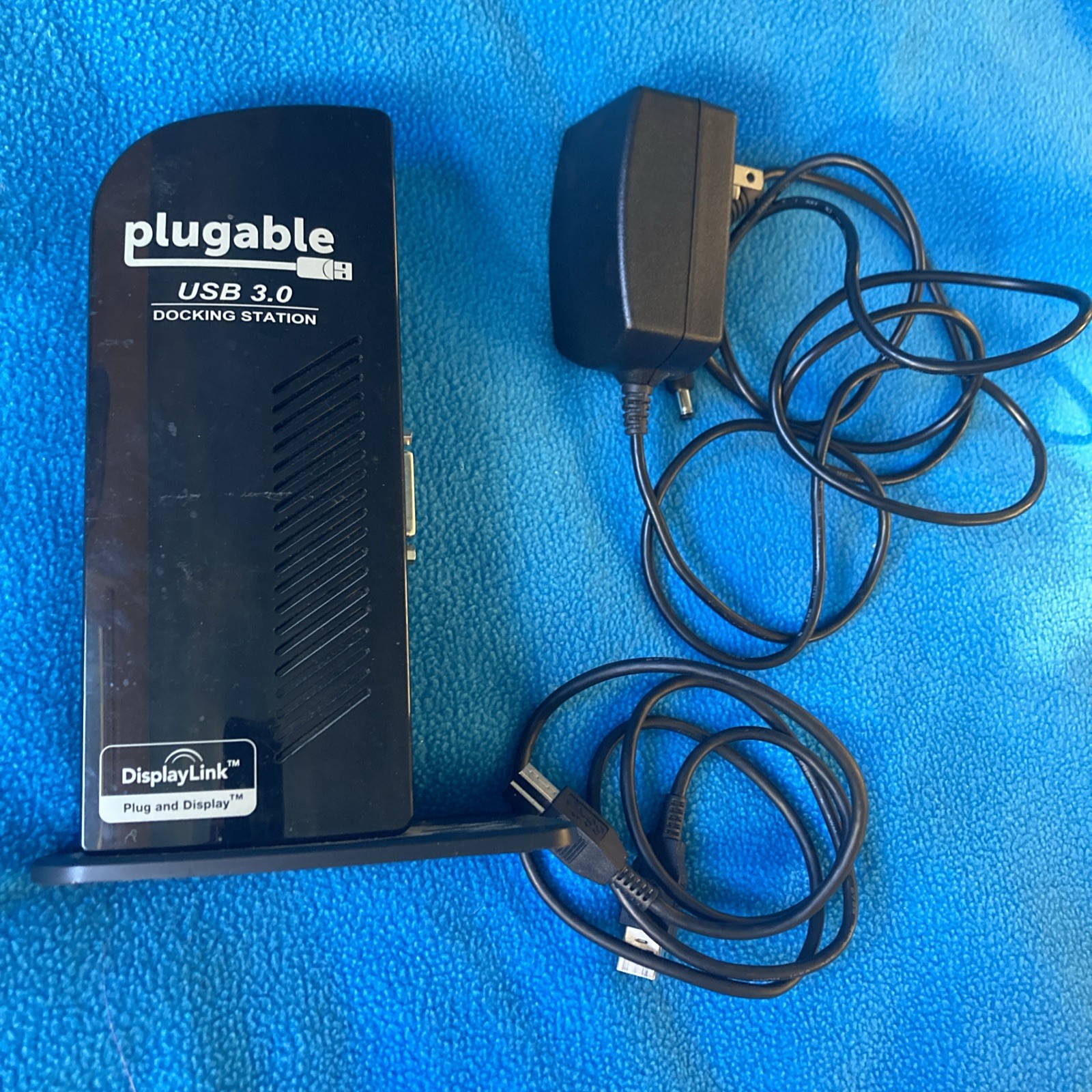 Plugable USB 3.0 Docking Station and USB-C Dual Display w/ DisplayPort & HDMI