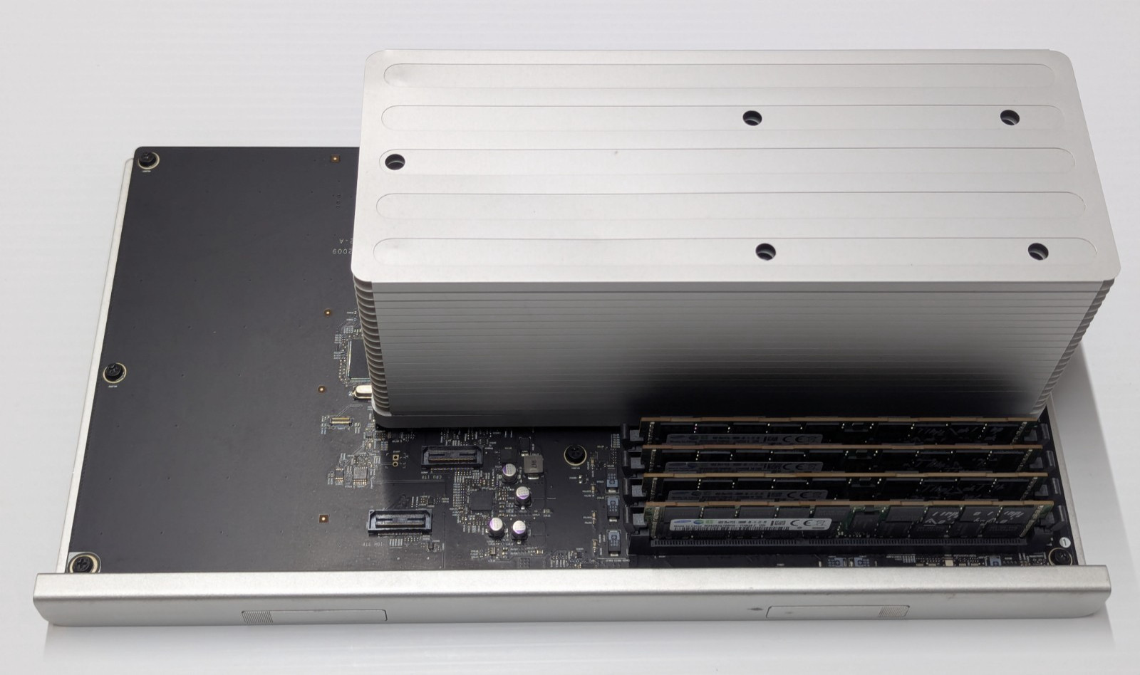 2009 Mac Pro Upgrade Tray 3.46 6 Core X5690 64GB 1333 Ram