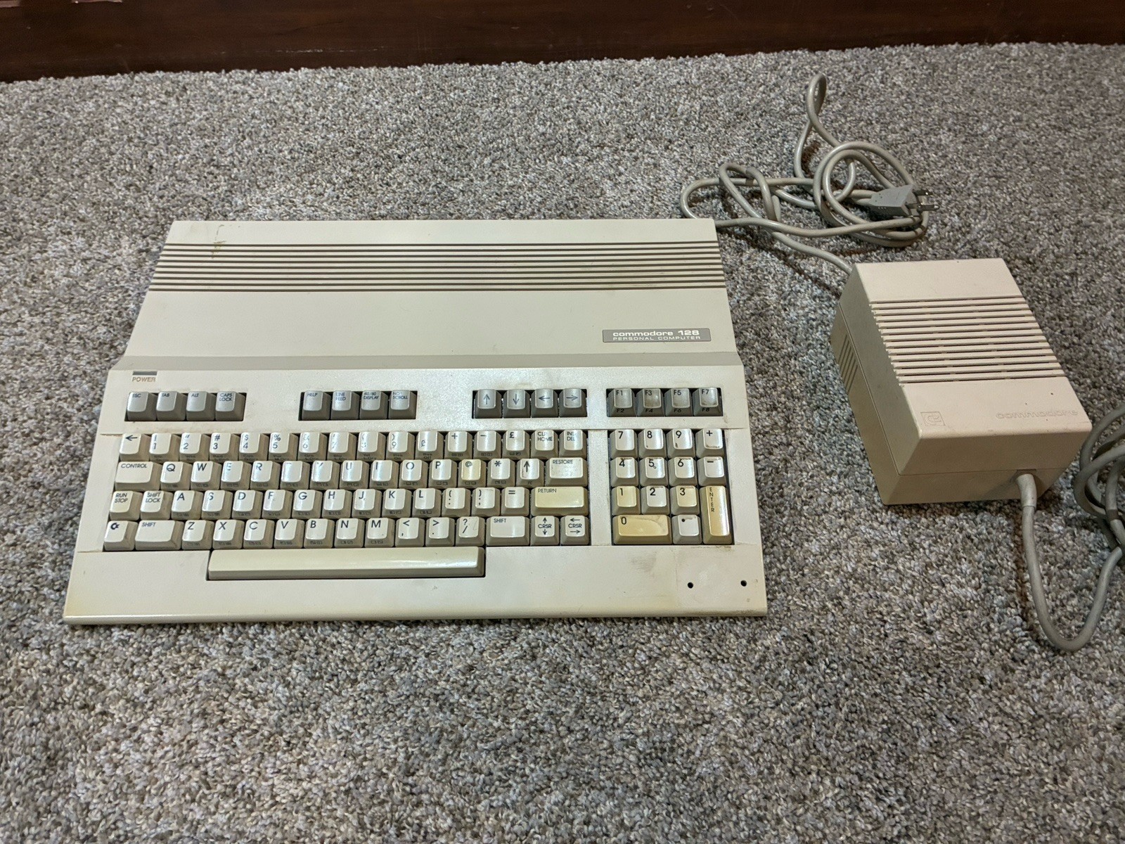 Commodore 128 Computer C128 – Tested Working – 128 & 64 Modes – Power Supply