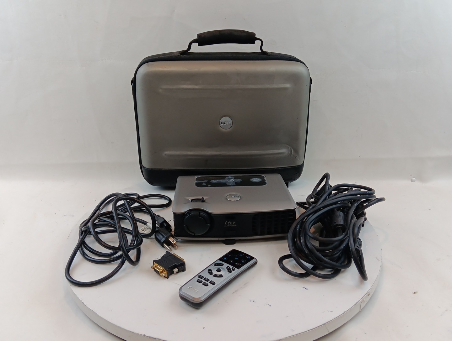 Dell 3400MP DLP Portable Projector with Case, Remote and Cables