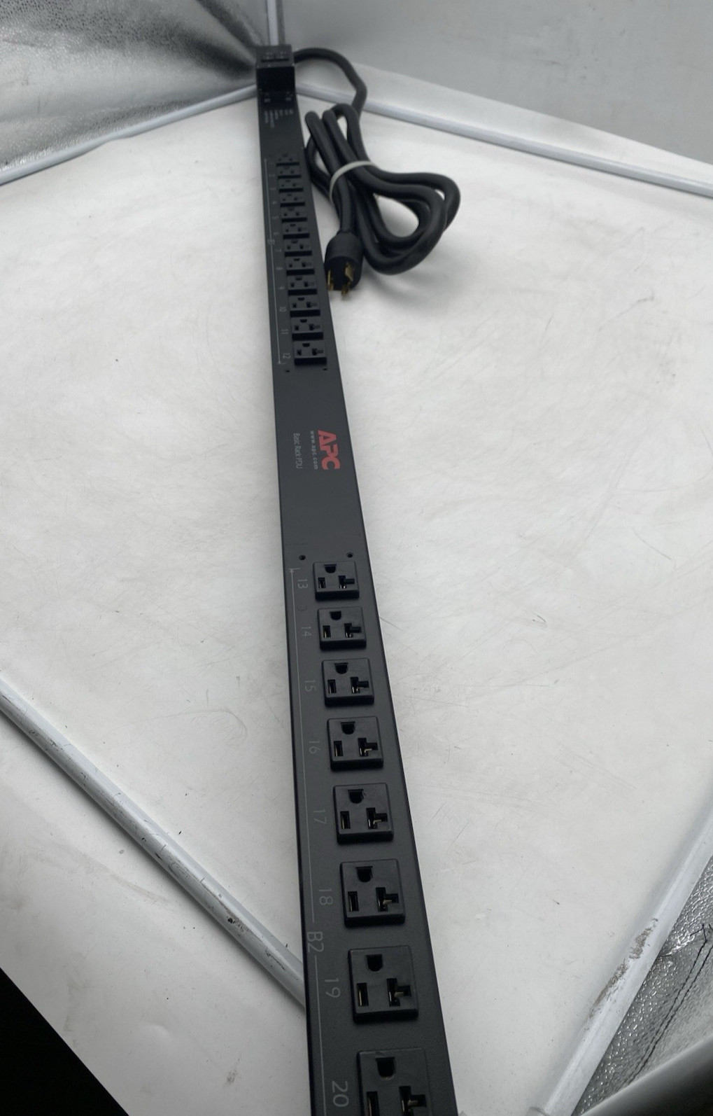 APC Basic Rack PDU AP7532 24 Outlet Distribution Vertical Mount