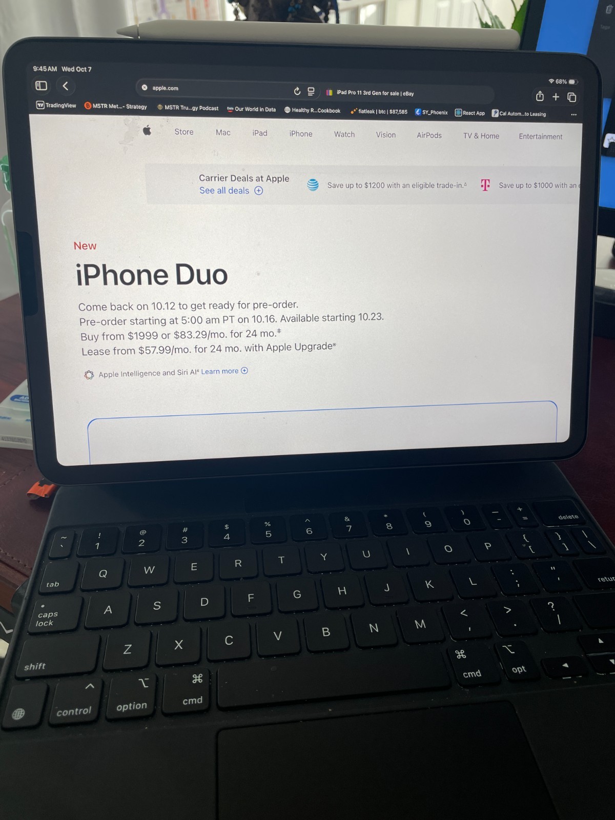 Apple iPad Pro 11 (3rd Gen.) 128GB Wifi Only w/ Apple Keyboard and Pencil