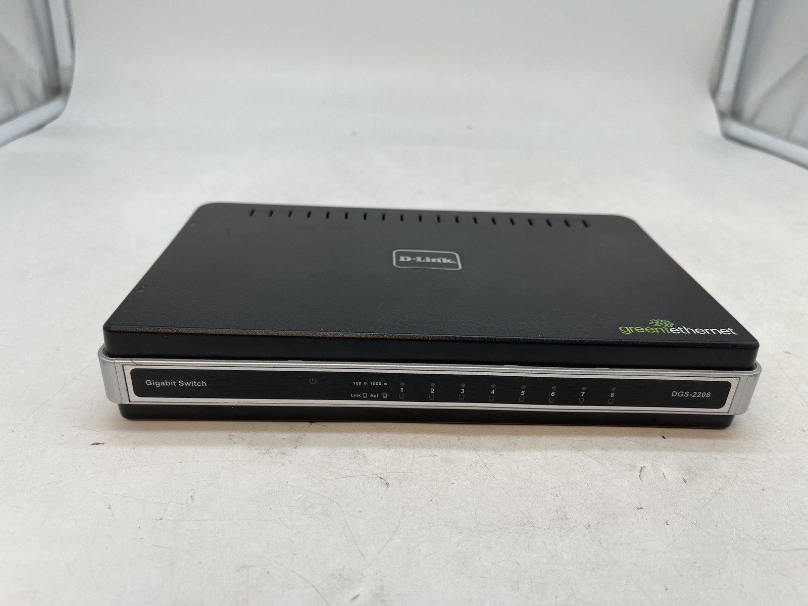 D-Link DGS-2208 Ethernet Switch 8-Port -No Power Adapter Desktop Switch Free S/H