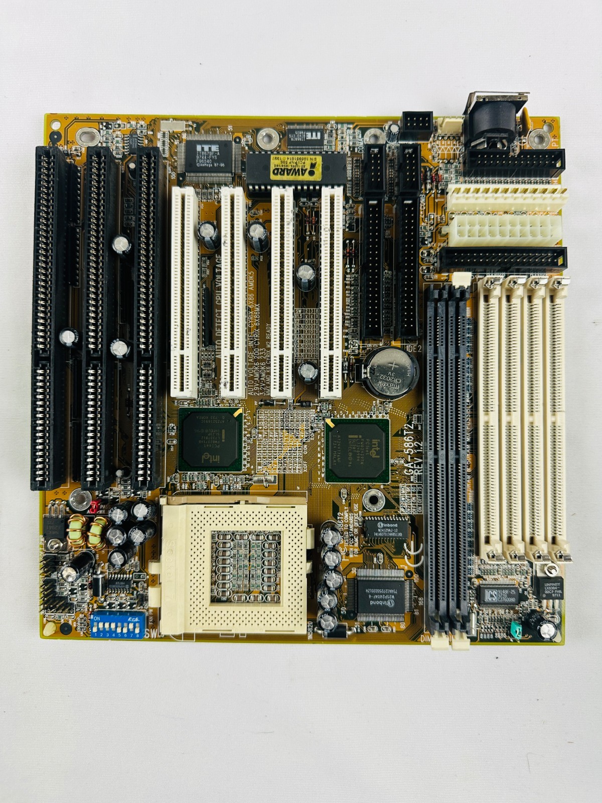 Gigabyte GA-586T2  Rev 1.2 Motherboard
