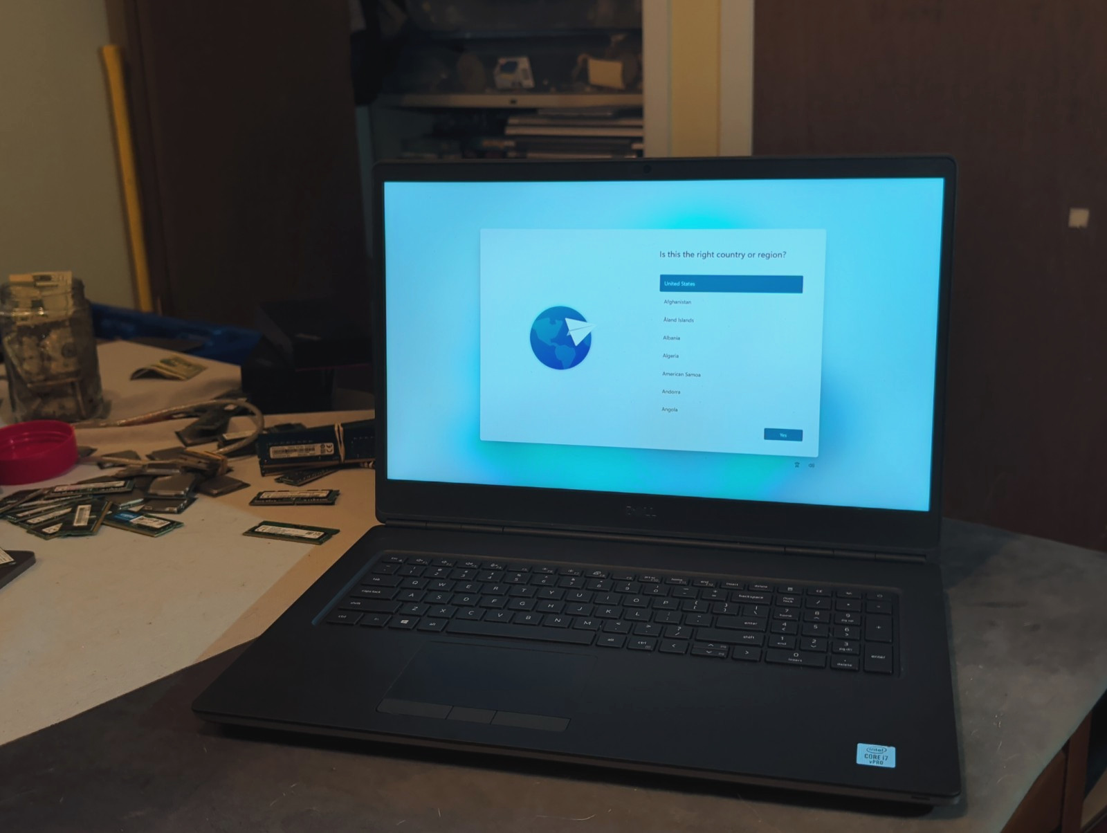 Dell Precision 7750 17.3" Workstation i7-10850H 16GB 512GB SSD Quadro T1000