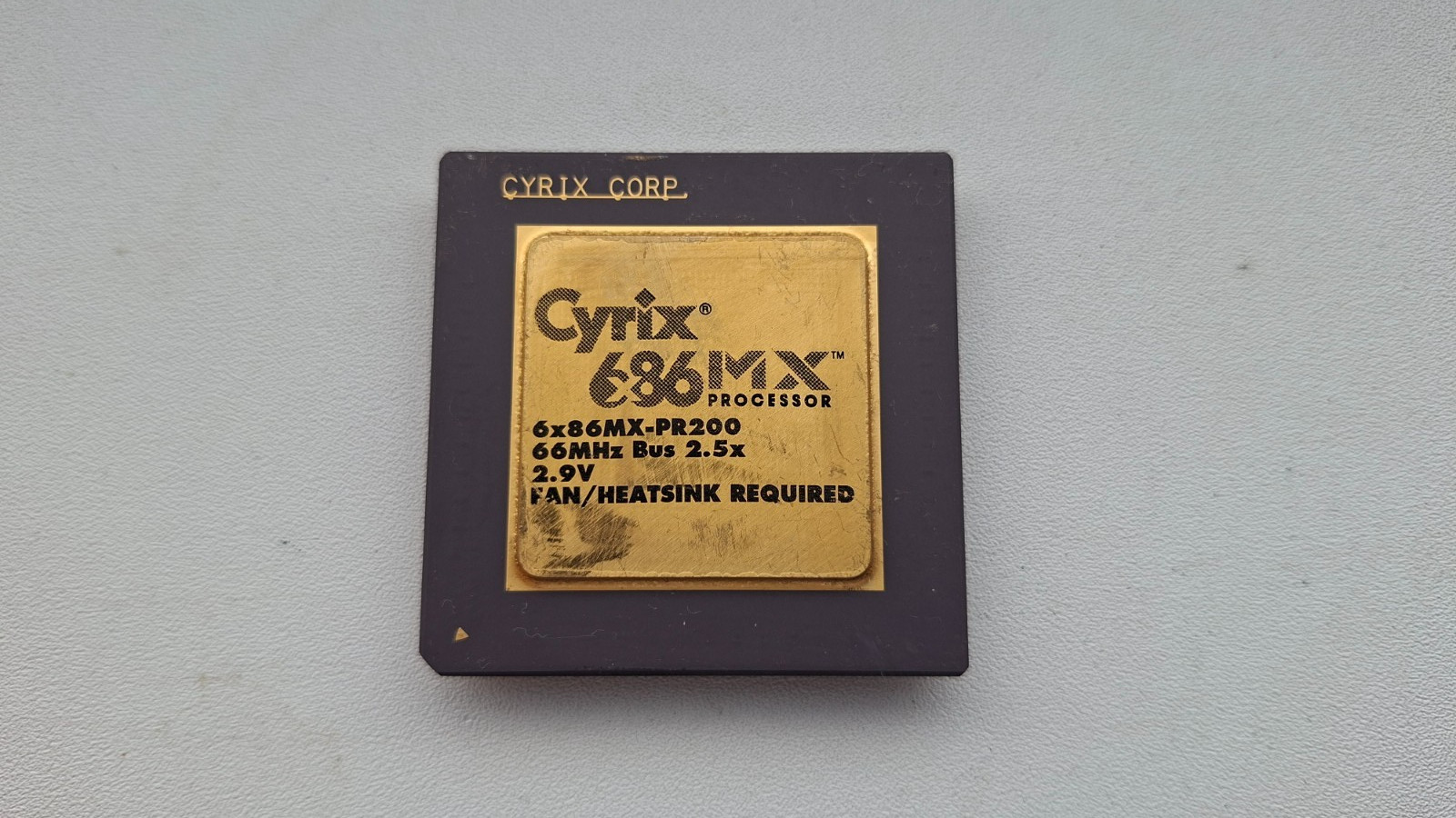 Cyrix 6x86MX-PR200 66MHz BUS 6x86 vintage CPU GOLD