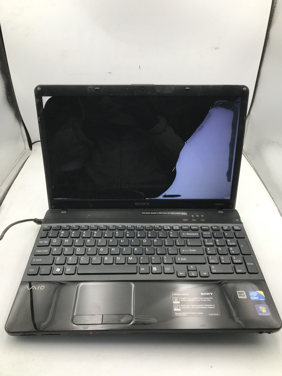 SONY VAIO PCG 71318L - FOR PARTS/REPAIR - INTEL I3 350M - 4GB RAM - READ DESC-BB