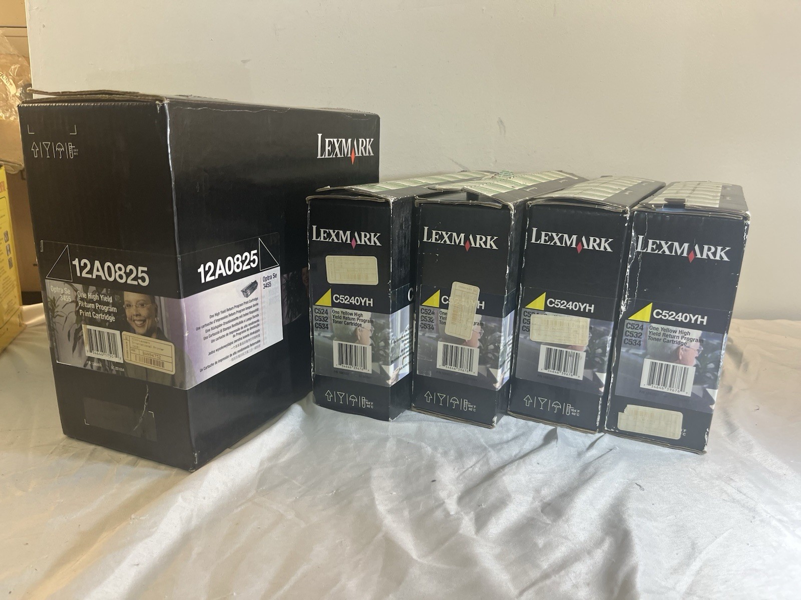 Lot of 5 Genuine Lexmark Toner Cartridges (1) 12A0825 Black & (4) C5240YH Yellow