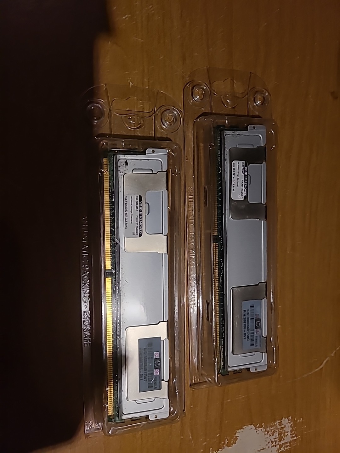 HP 2 GB DDR2 667 MHz DDR Memory (397411B21)