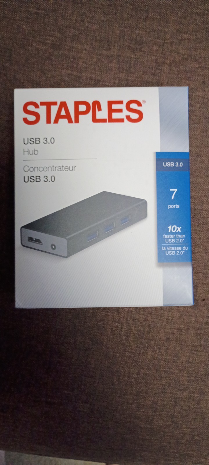Staples USB 3.0 7 Port Hub New Sealed