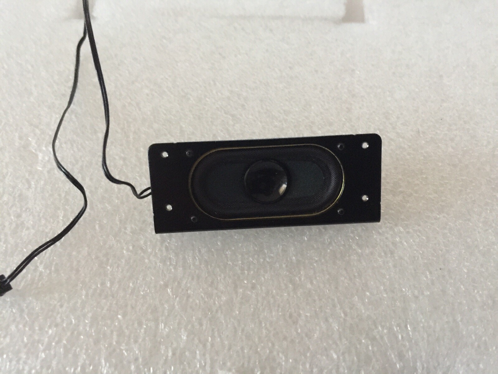 Apple Mac Mini Model : A1176 , 2005 Speaker 2 pin 1w Only .