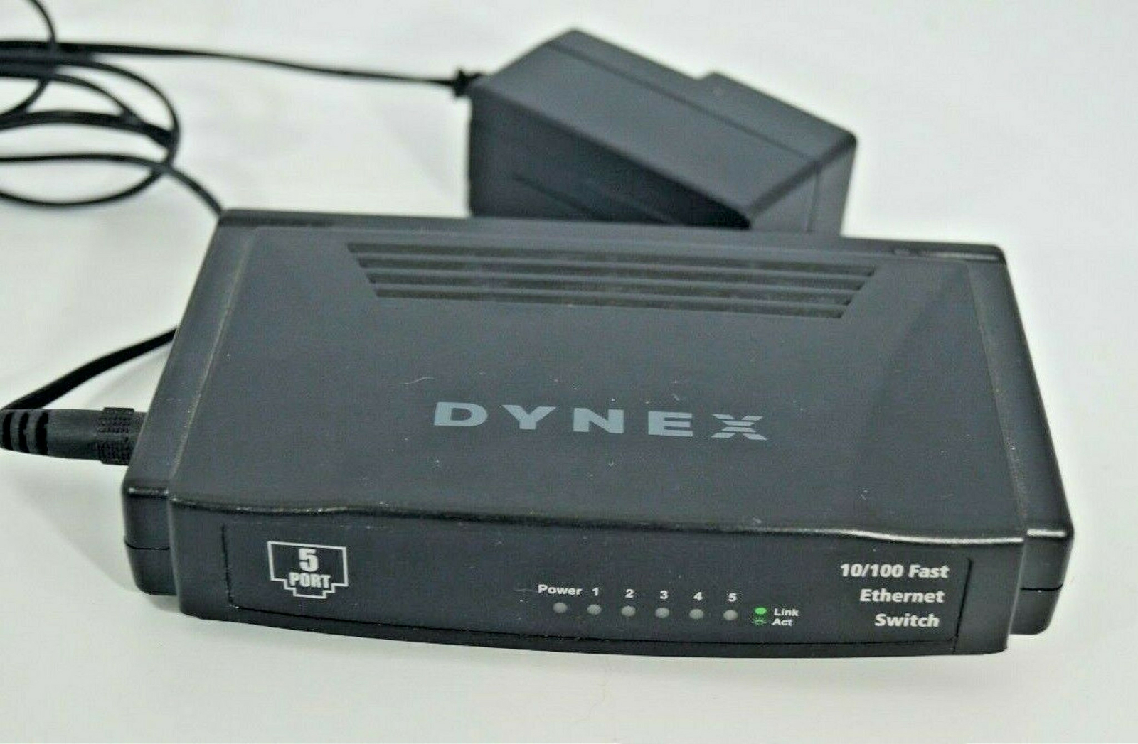 Dynex DX-ESW5 10/100 5-Port Fast Ethernet Switch Desktop PC LAN Connector