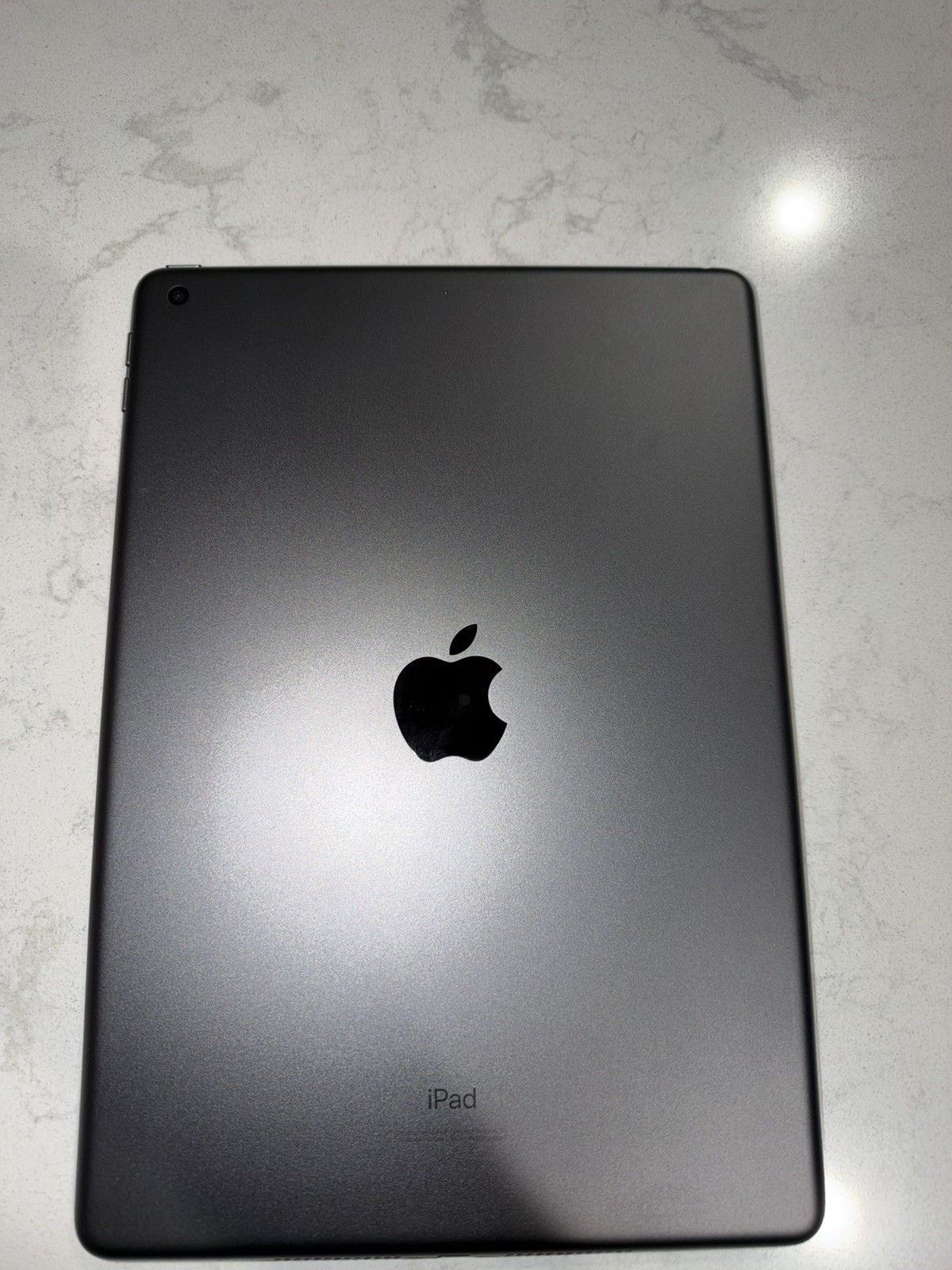 WiFi Only Apple iPad 8th Gen 128GB Space Gray MYLD2LL/A Case Bundle