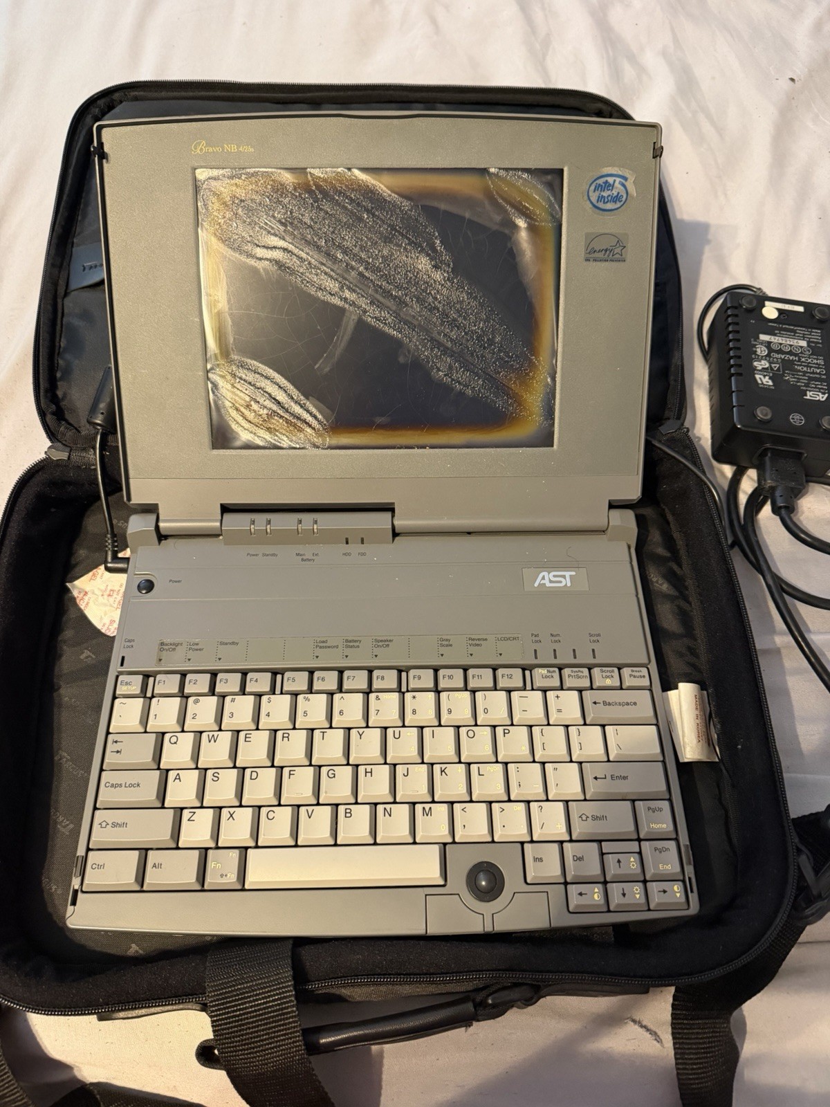 AST Bravo NB 4/25s Vintage Laptop Computer