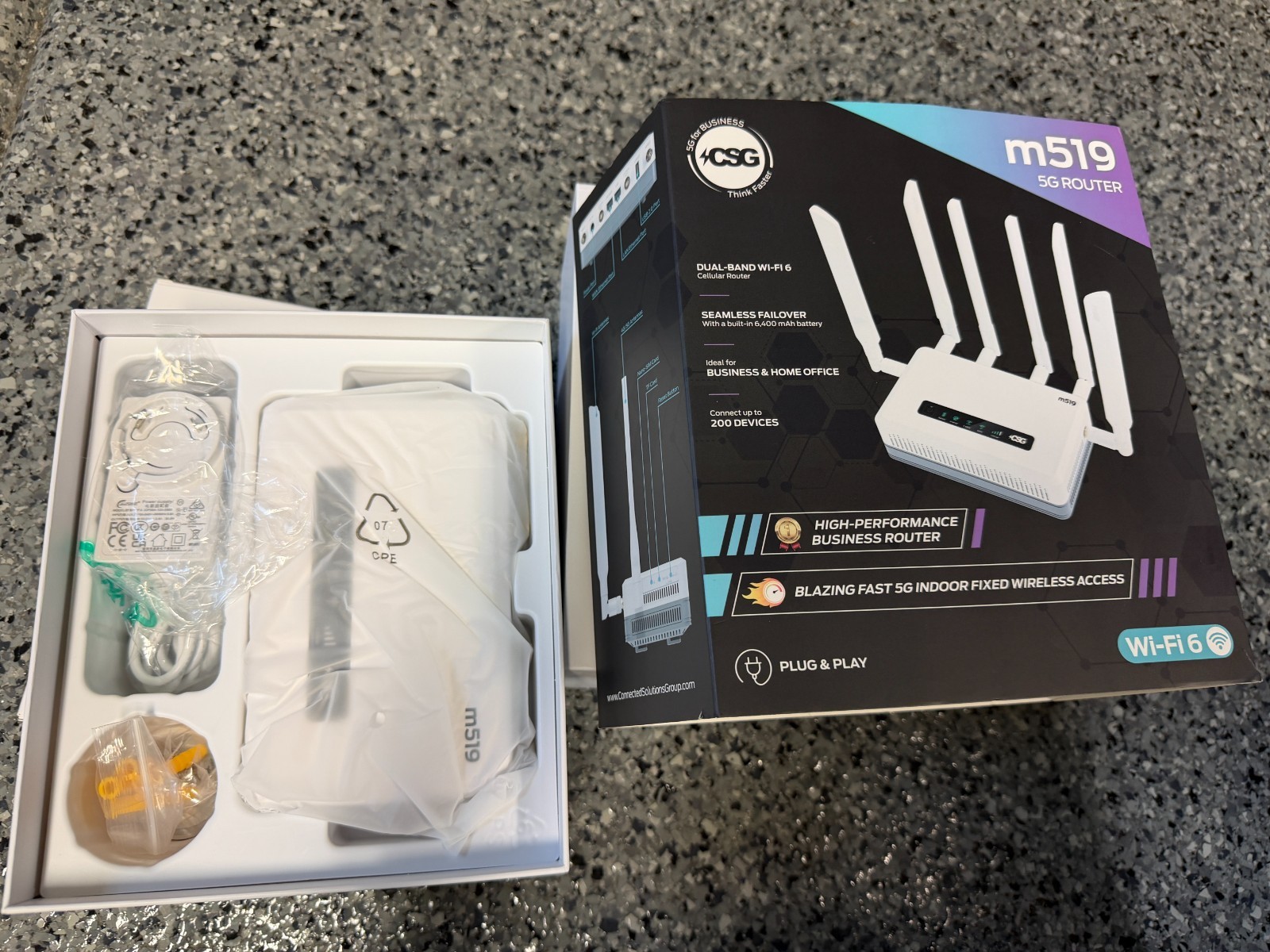 M519 5G/LTE Gateway - Complete in Box (Open Box, no use)