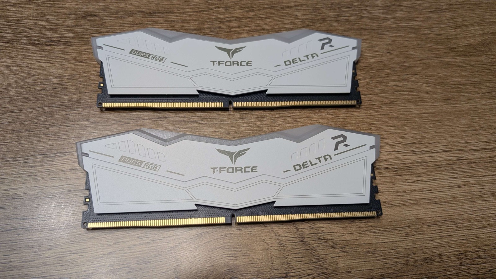 TeamGroup T-Force Delta RGB 32GB (2x16GB) RAM DDR5 6000MHz FF4D516G6000HC38ABK