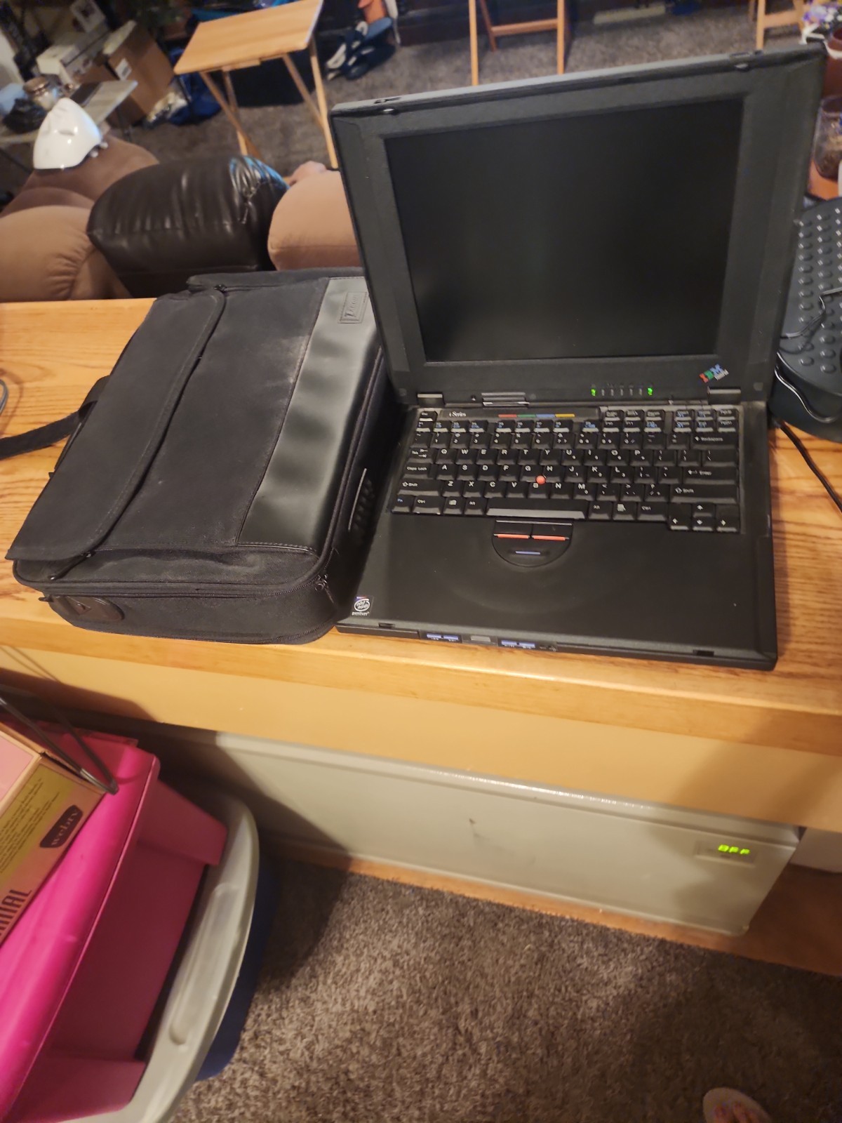 IBM ThinkPad i-Series 2811, With Power Cord & Padded Case, Parts Only