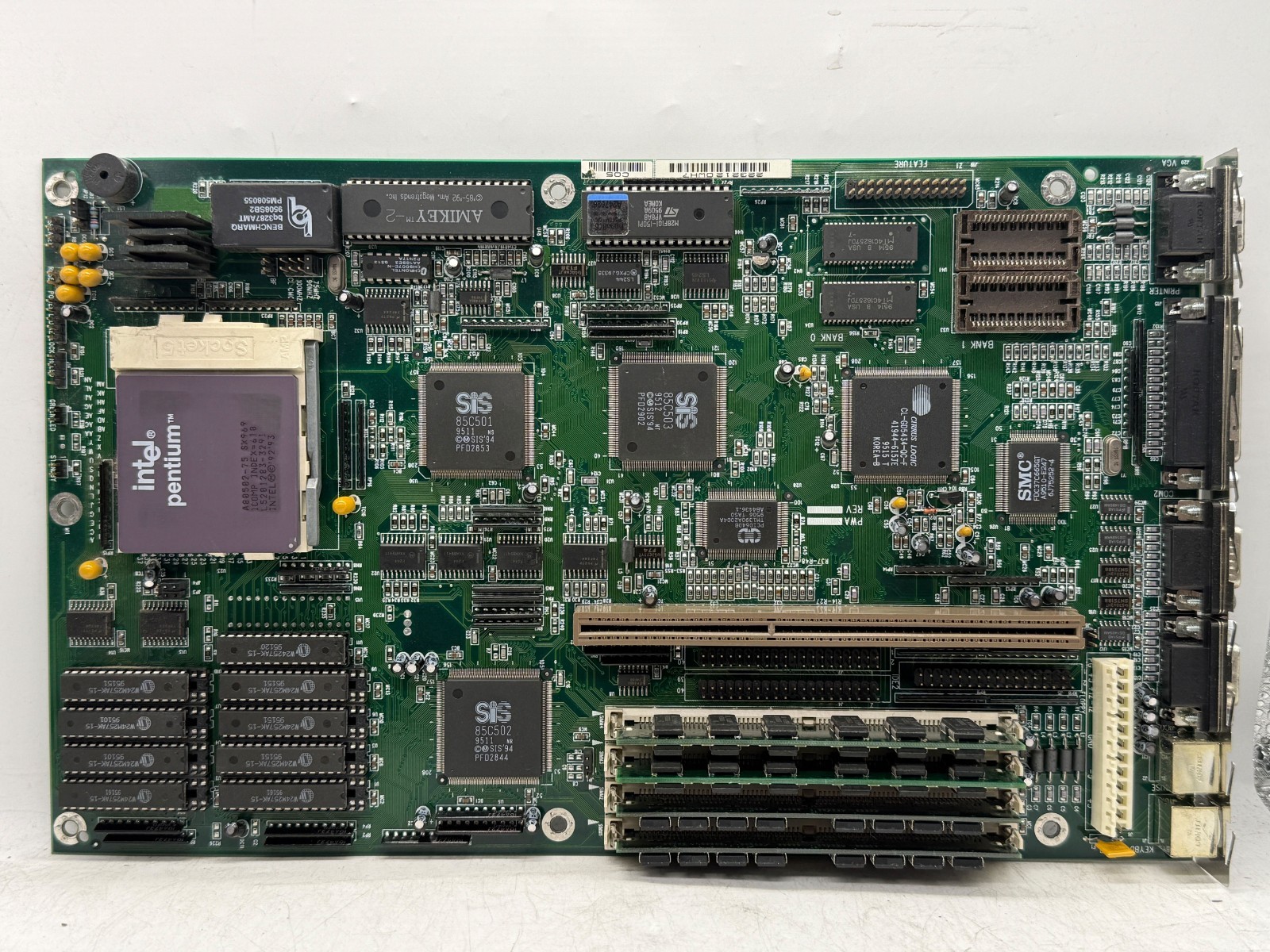 Vintage Socket 5 Motherboard w/ Intel Pentium 75Mhz 640KB RAM