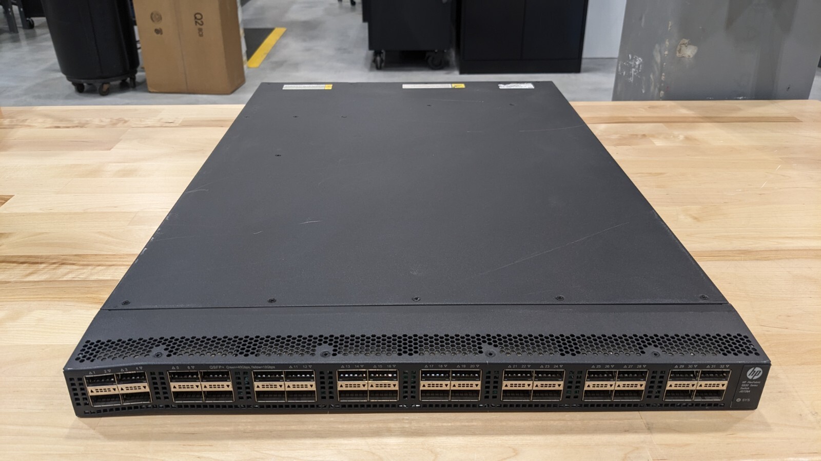 HP JG726A FlexFabric 5930 32QSFP+ Switch 1x JC680A 2x JG552A